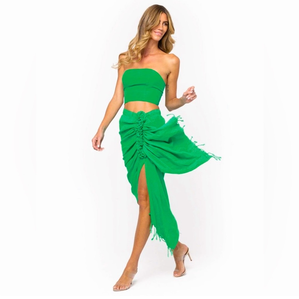 Just Be Queen Tulum Emerald two piece set. New with tags.